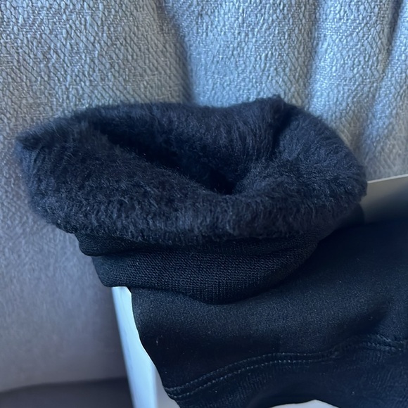 Velvet lined leggings. Size large. - Picture 4 of 4